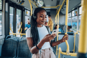 The Commuter’s Classroom: How UK Students Use Public Transport Wi-Fi for Peak Productivity