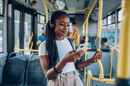 The Commuter’s Classroom: How UK Students Use Public Transport Wi-Fi for Peak Productivity